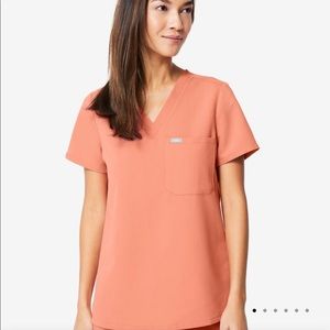 Figs Coral Catarina Scrub Top
